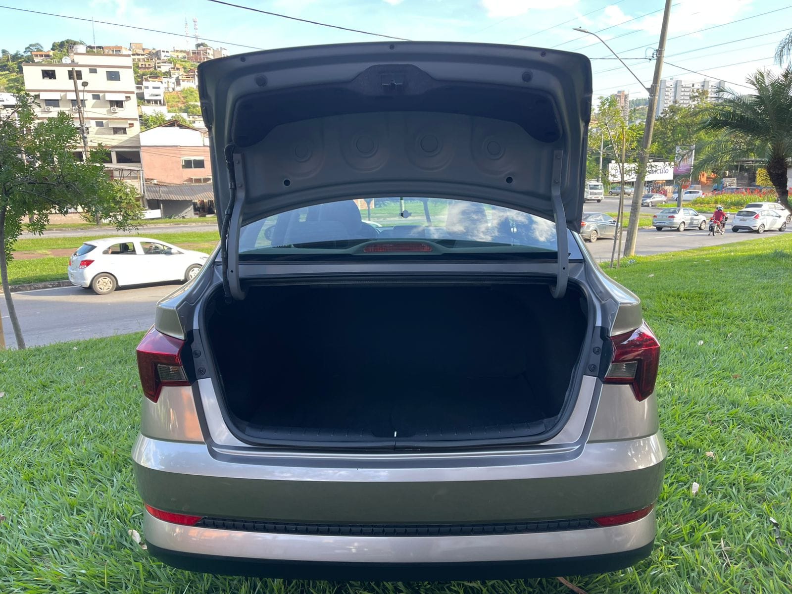 WhatsApp Image 2026-04-08 at 16.12.08